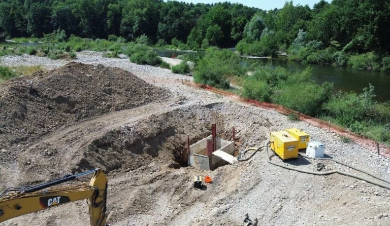 réparation conduite AEP, traversée de la Loire, Bas-en-Basset, canalisation PEHD Ø500, alimentation en eau potable, chantier technique, inspection ITV, vannes DN350, manchon électrosoudable, travaux VRD, ingénierie hydraulique, réhabilitation réseau eau, SYMPAE, B INGENIERIE, TREMA TP, infrastructure eau potable, maintenance réseau AEP, conduite sous-fluviale, expertise hydraulique